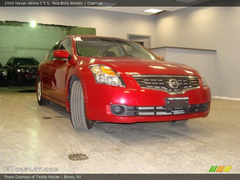 Red Brick Metallic / Charcoal 2009 Nissan Altima 2.5 S