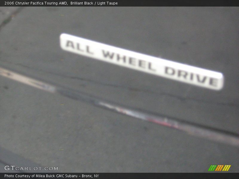 Brilliant Black / Light Taupe 2006 Chrysler Pacifica Touring AWD