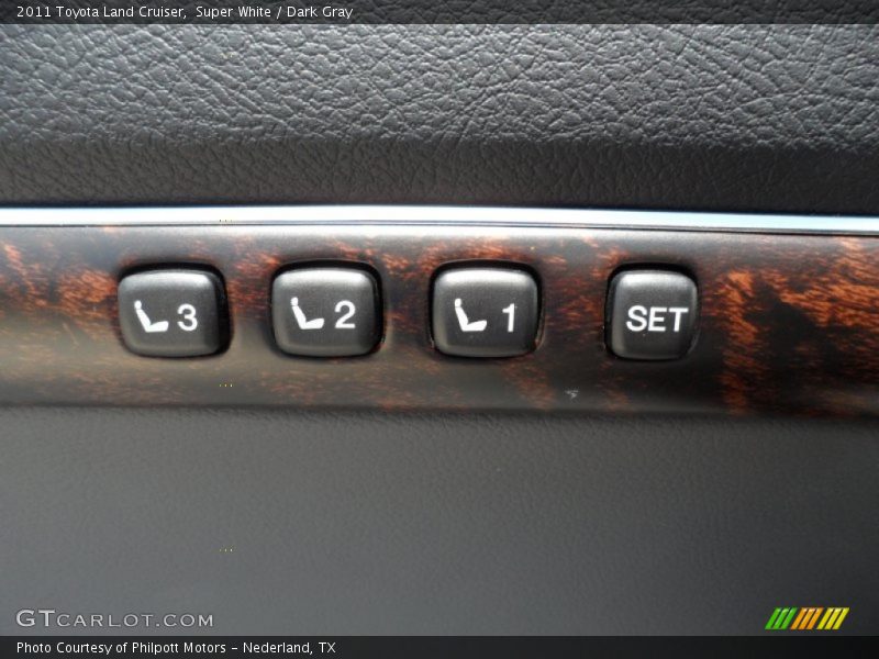 Super White / Dark Gray 2011 Toyota Land Cruiser