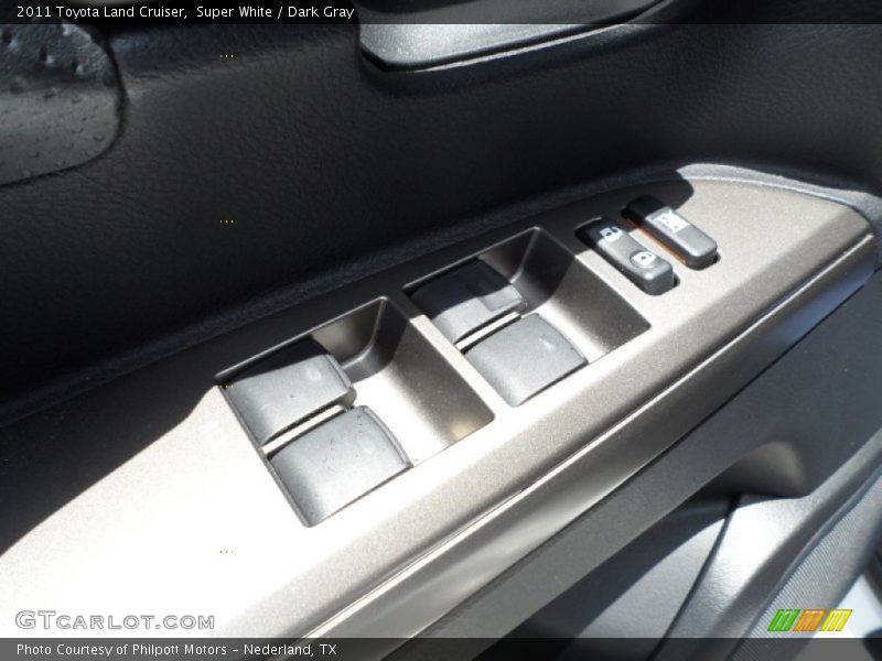 Super White / Dark Gray 2011 Toyota Land Cruiser