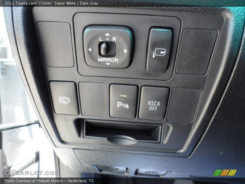 Super White / Dark Gray 2011 Toyota Land Cruiser