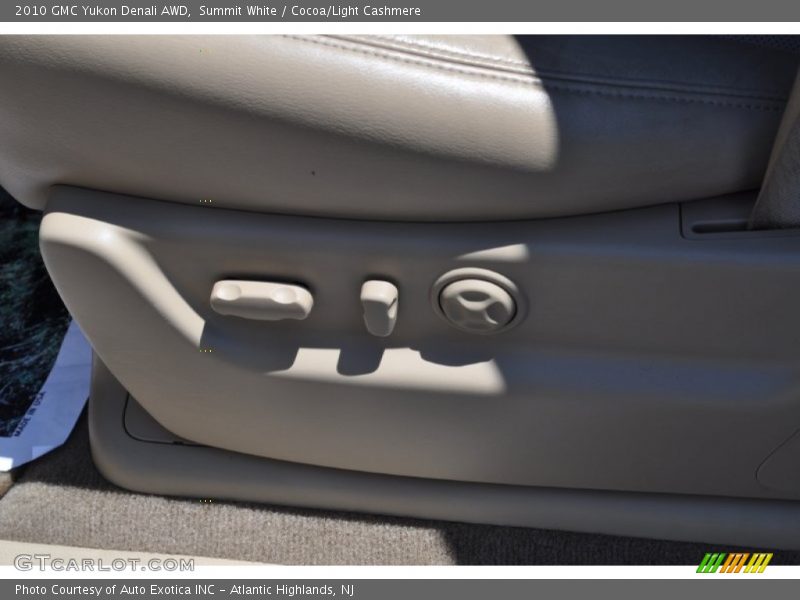Summit White / Cocoa/Light Cashmere 2010 GMC Yukon Denali AWD