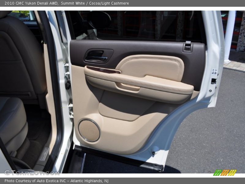 Summit White / Cocoa/Light Cashmere 2010 GMC Yukon Denali AWD