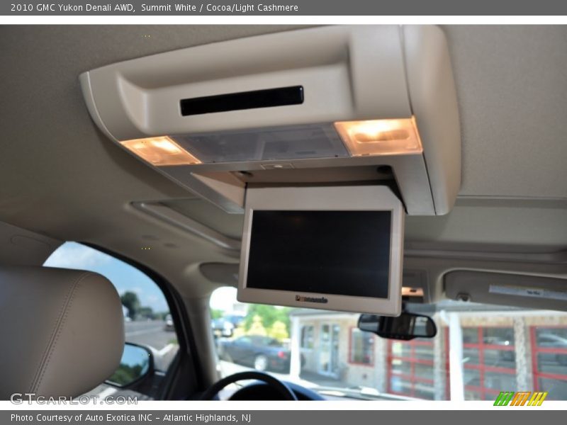 Summit White / Cocoa/Light Cashmere 2010 GMC Yukon Denali AWD