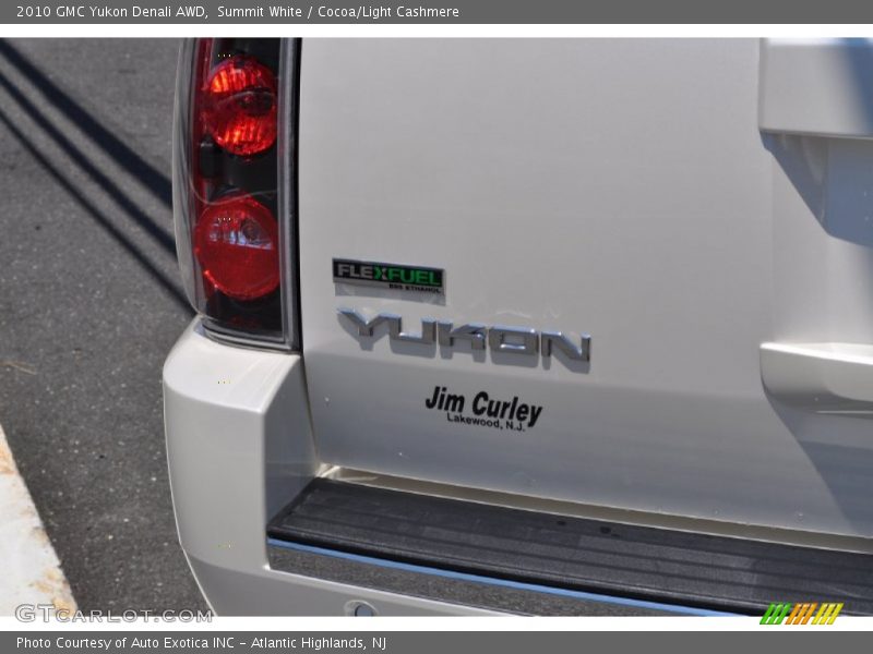 Summit White / Cocoa/Light Cashmere 2010 GMC Yukon Denali AWD