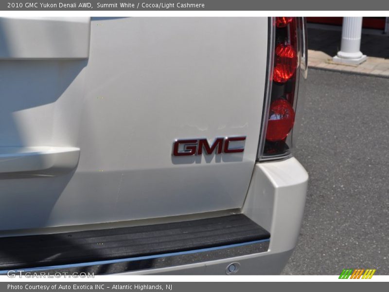 Summit White / Cocoa/Light Cashmere 2010 GMC Yukon Denali AWD