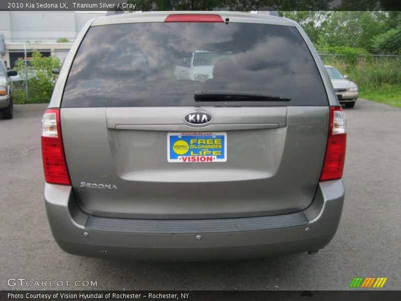 Titanium Silver / Gray 2010 Kia Sedona LX