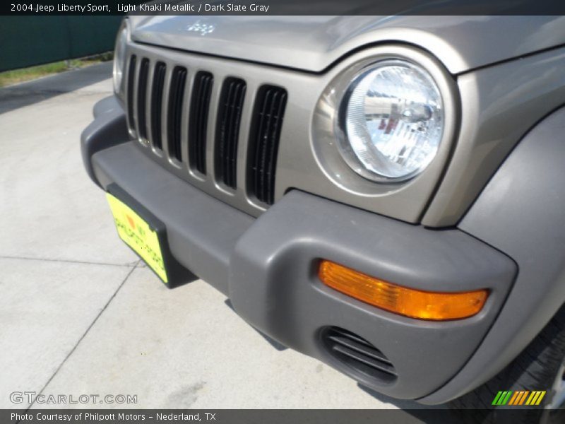 Light Khaki Metallic / Dark Slate Gray 2004 Jeep Liberty Sport