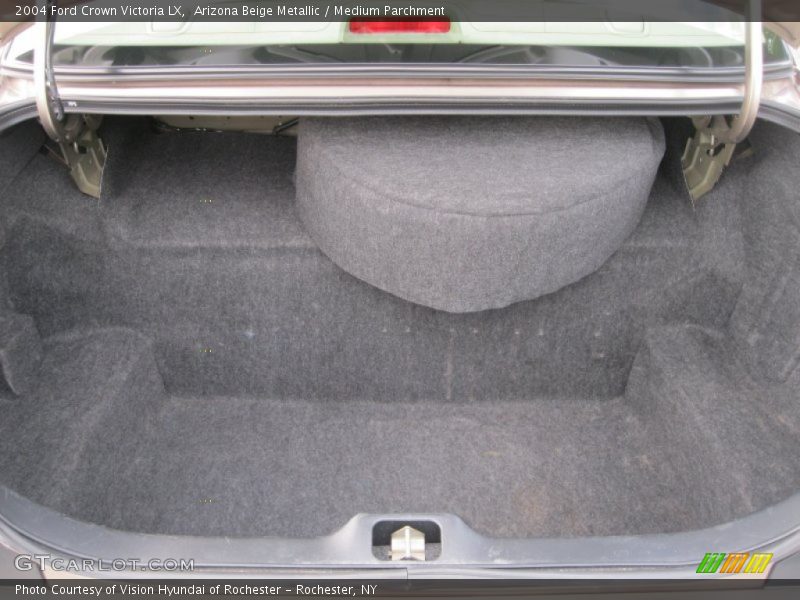 Arizona Beige Metallic / Medium Parchment 2004 Ford Crown Victoria LX