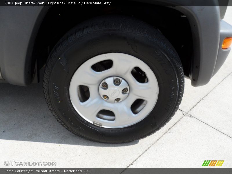 Light Khaki Metallic / Dark Slate Gray 2004 Jeep Liberty Sport