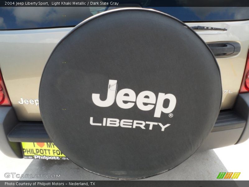 Light Khaki Metallic / Dark Slate Gray 2004 Jeep Liberty Sport