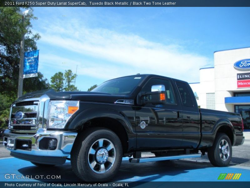 Tuxedo Black Metallic / Black Two Tone Leather 2011 Ford F250 Super Duty Lariat SuperCab