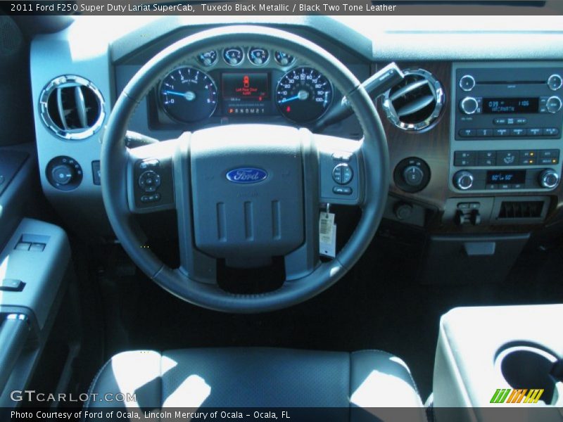 Tuxedo Black Metallic / Black Two Tone Leather 2011 Ford F250 Super Duty Lariat SuperCab