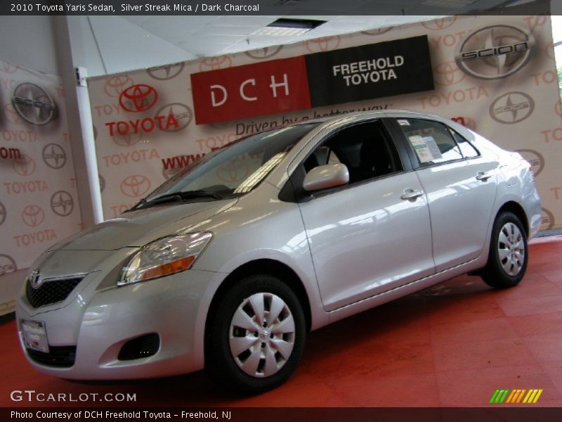 Silver Streak Mica / Dark Charcoal 2010 Toyota Yaris Sedan