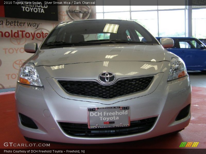 Silver Streak Mica / Dark Charcoal 2010 Toyota Yaris Sedan