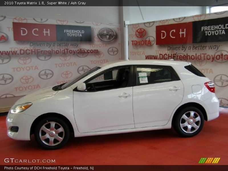 Super White / Ash Gray 2010 Toyota Matrix 1.8