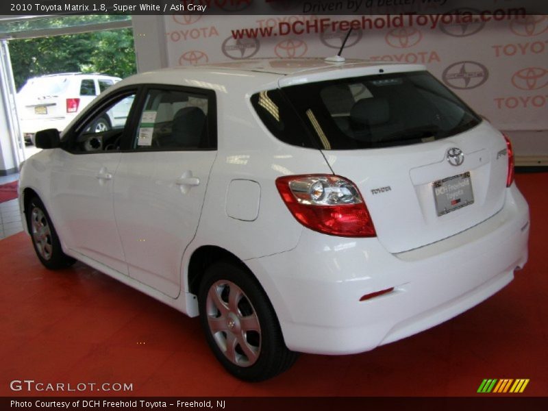 Super White / Ash Gray 2010 Toyota Matrix 1.8