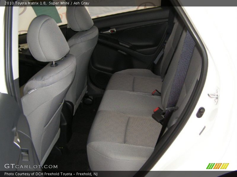 Super White / Ash Gray 2010 Toyota Matrix 1.8