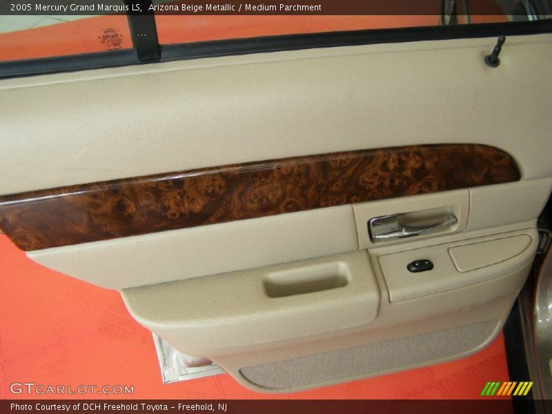 Arizona Beige Metallic / Medium Parchment 2005 Mercury Grand Marquis LS