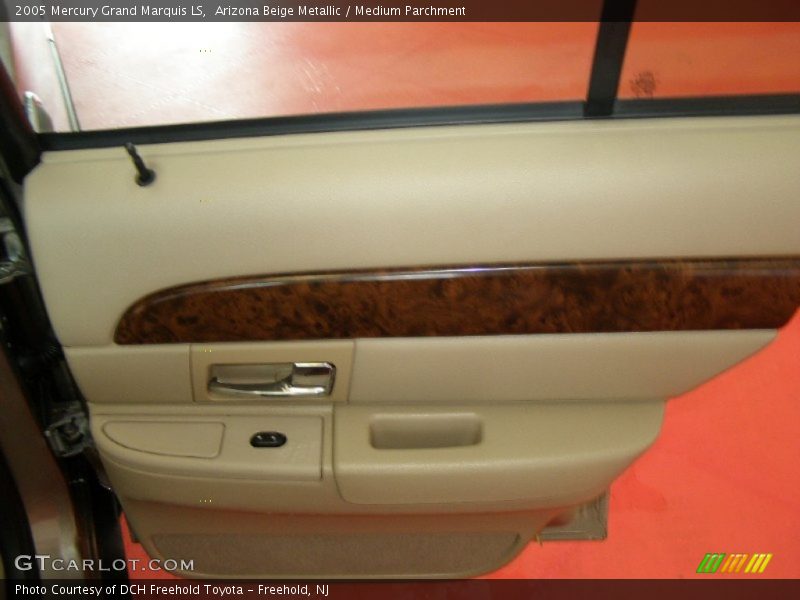 Arizona Beige Metallic / Medium Parchment 2005 Mercury Grand Marquis LS