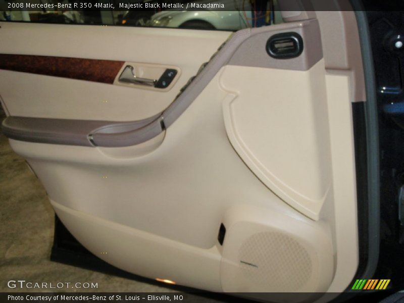 Majestic Black Metallic / Macadamia 2008 Mercedes-Benz R 350 4Matic