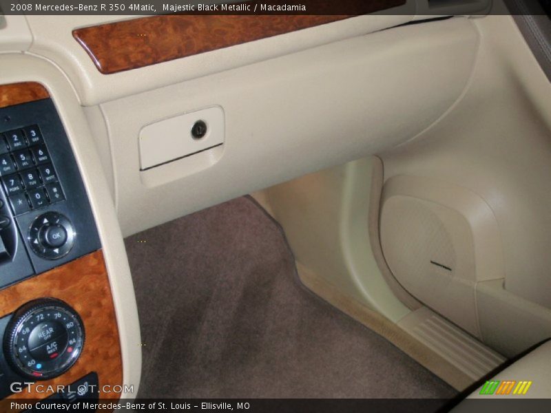 Majestic Black Metallic / Macadamia 2008 Mercedes-Benz R 350 4Matic