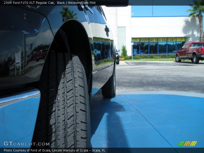 Black / Medium/Dark Flint 2006 Ford F150 XLT Regular Cab