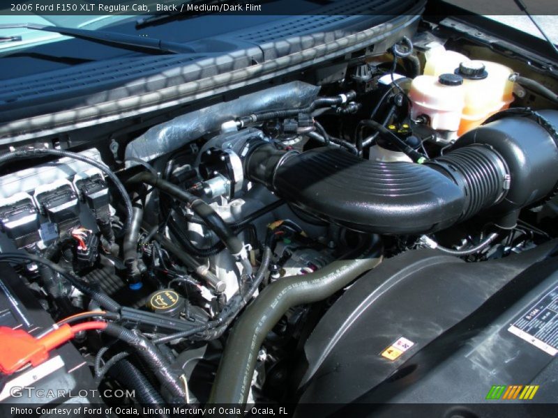 Black / Medium/Dark Flint 2006 Ford F150 XLT Regular Cab