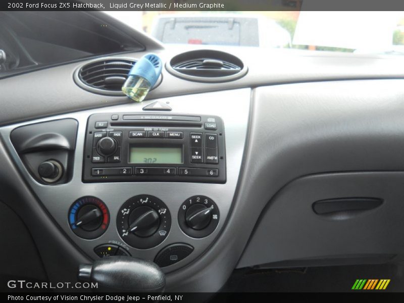 Liquid Grey Metallic / Medium Graphite 2002 Ford Focus ZX5 Hatchback