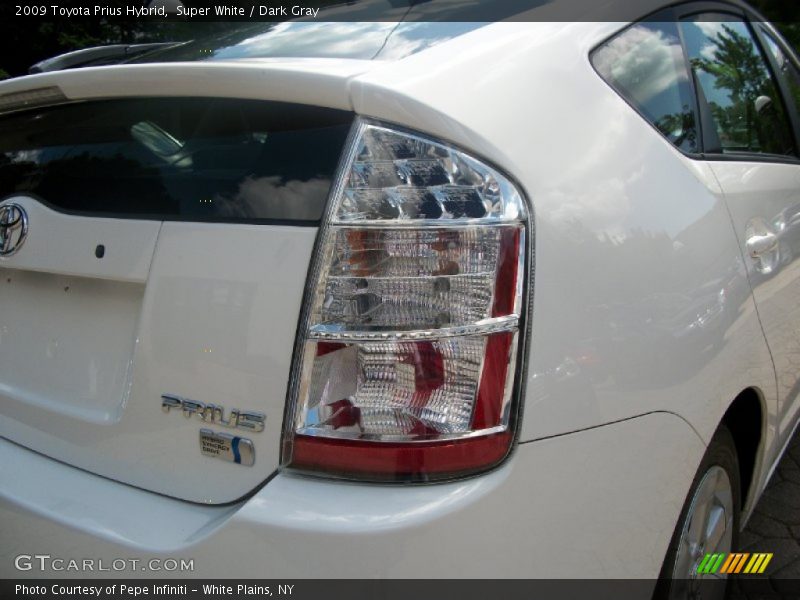 Super White / Dark Gray 2009 Toyota Prius Hybrid