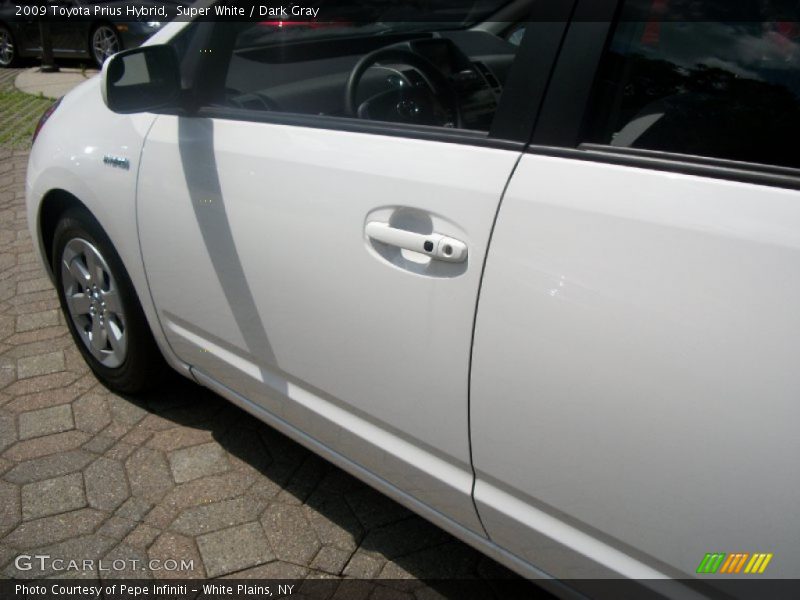 Super White / Dark Gray 2009 Toyota Prius Hybrid