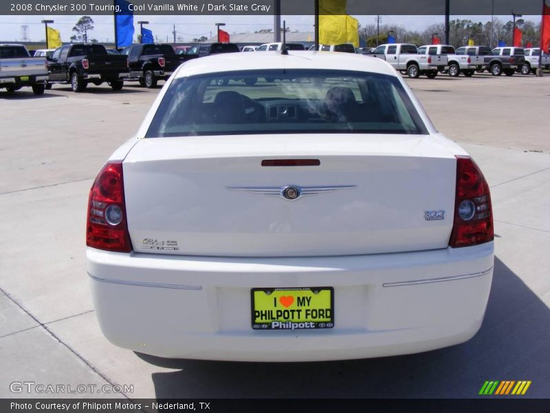 Cool Vanilla White / Dark Slate Gray 2008 Chrysler 300 Touring