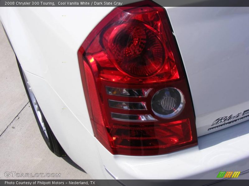 Cool Vanilla White / Dark Slate Gray 2008 Chrysler 300 Touring