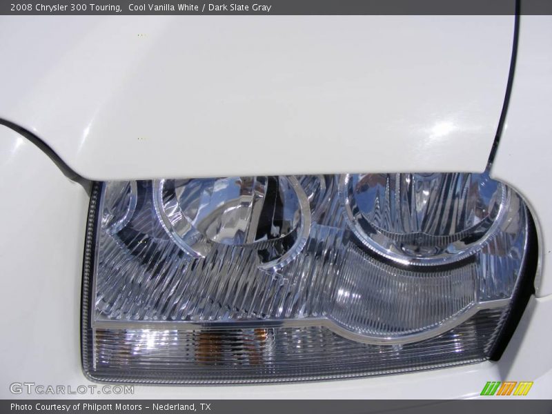 Cool Vanilla White / Dark Slate Gray 2008 Chrysler 300 Touring
