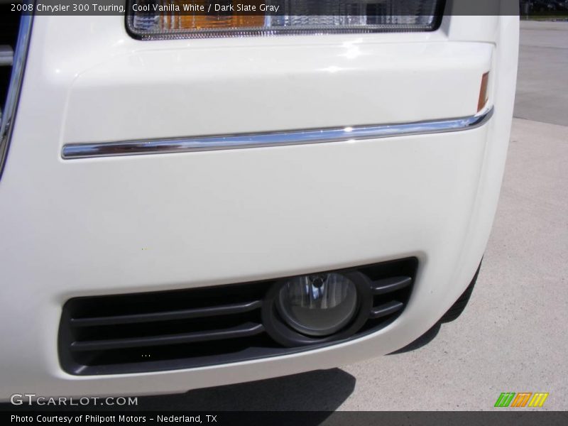 Cool Vanilla White / Dark Slate Gray 2008 Chrysler 300 Touring