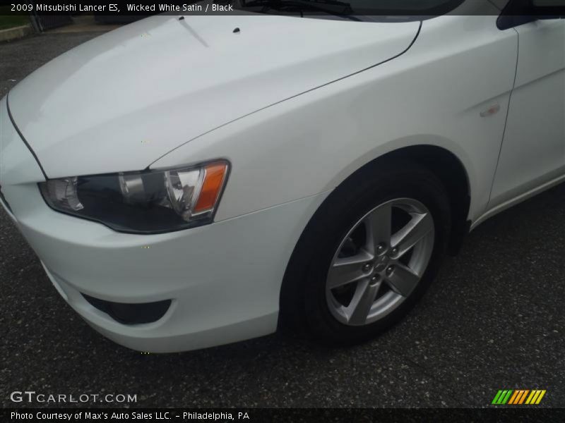 Wicked White Satin / Black 2009 Mitsubishi Lancer ES
