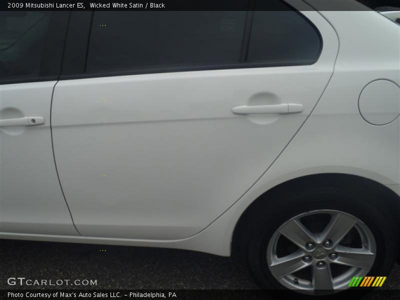 Wicked White Satin / Black 2009 Mitsubishi Lancer ES