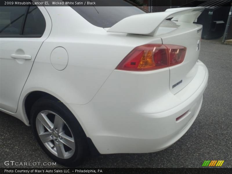 Wicked White Satin / Black 2009 Mitsubishi Lancer ES