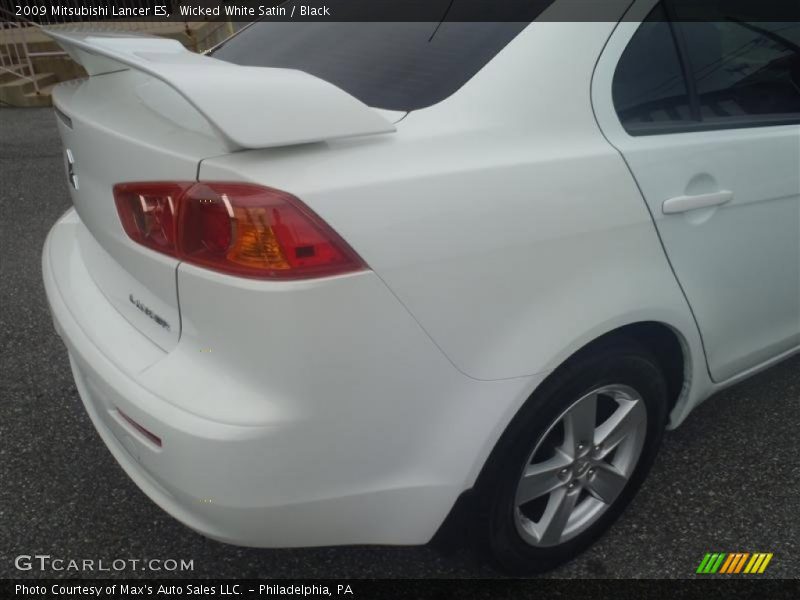 Wicked White Satin / Black 2009 Mitsubishi Lancer ES