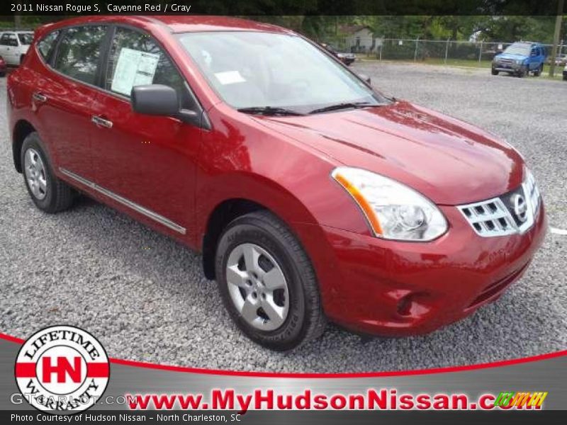 Cayenne Red / Gray 2011 Nissan Rogue S
