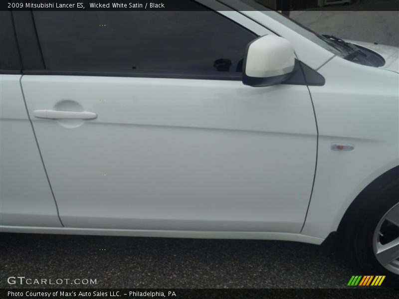 Wicked White Satin / Black 2009 Mitsubishi Lancer ES