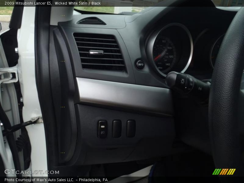 Wicked White Satin / Black 2009 Mitsubishi Lancer ES