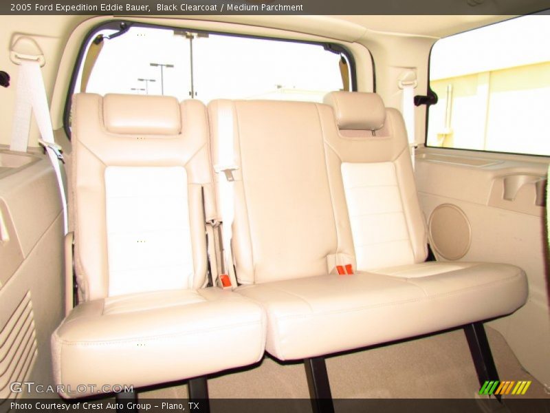 Black Clearcoat / Medium Parchment 2005 Ford Expedition Eddie Bauer