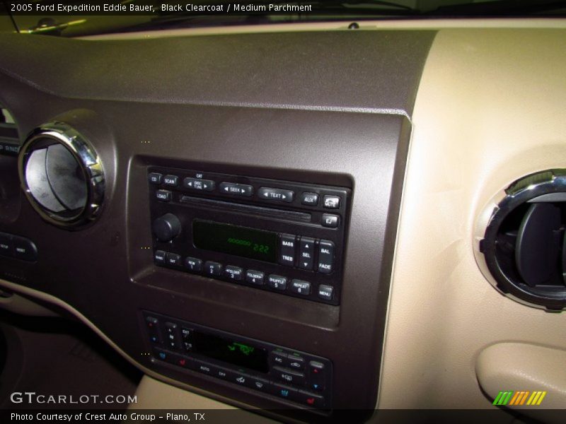 Black Clearcoat / Medium Parchment 2005 Ford Expedition Eddie Bauer