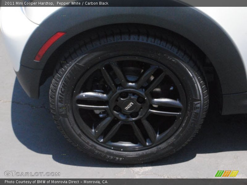 Pepper White / Carbon Black 2011 Mini Cooper Hardtop