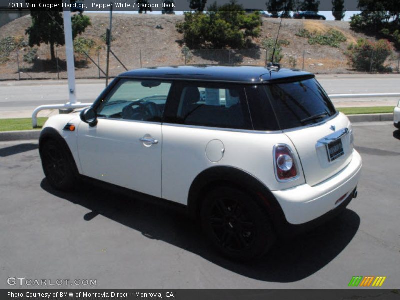 Pepper White / Carbon Black 2011 Mini Cooper Hardtop