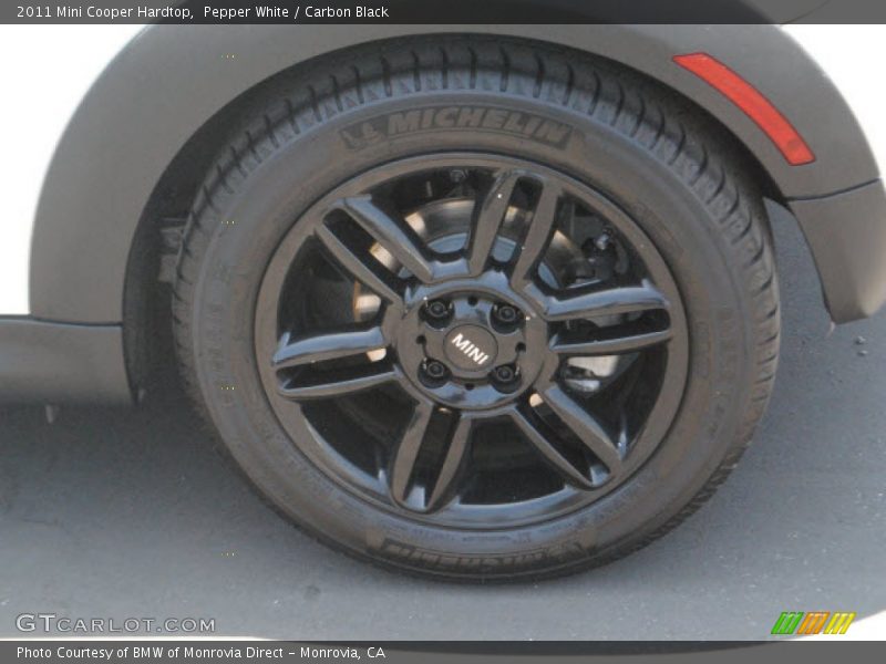 Pepper White / Carbon Black 2011 Mini Cooper Hardtop