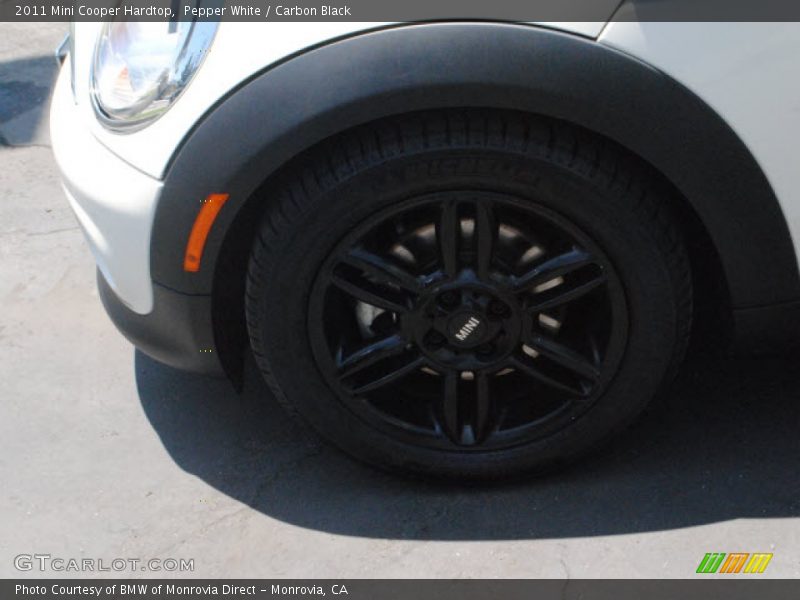 Pepper White / Carbon Black 2011 Mini Cooper Hardtop