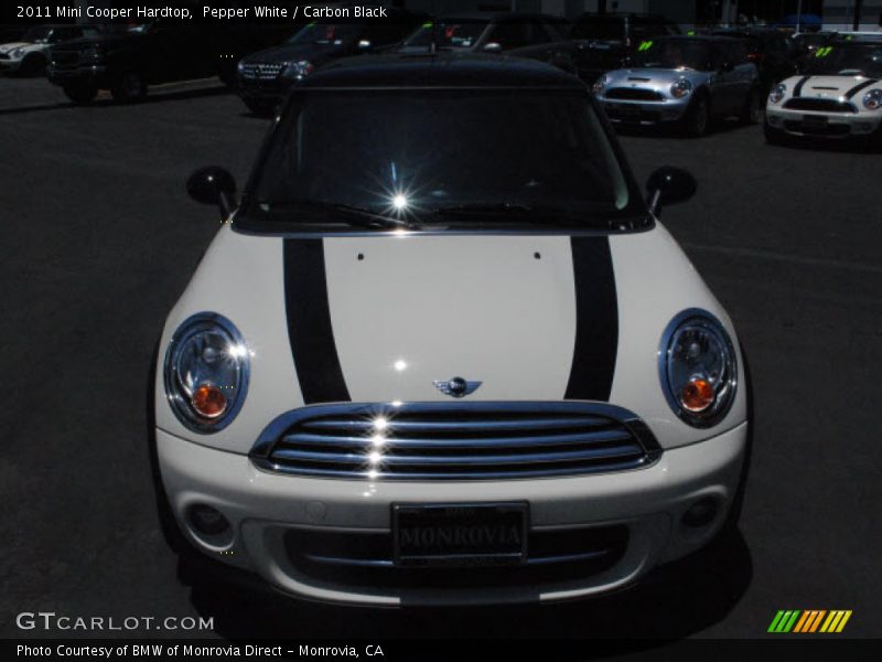 Pepper White / Carbon Black 2011 Mini Cooper Hardtop