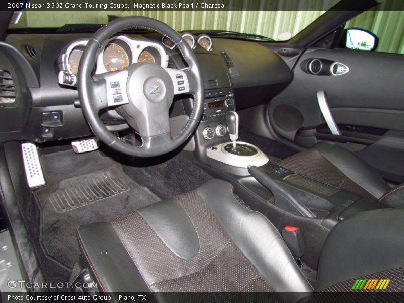 Dashboard of 2007 350Z Grand Touring Coupe